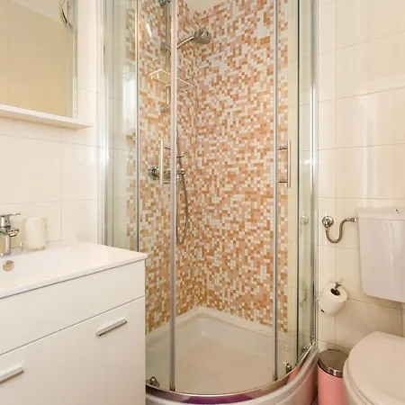 Apartman Iris & Elena *