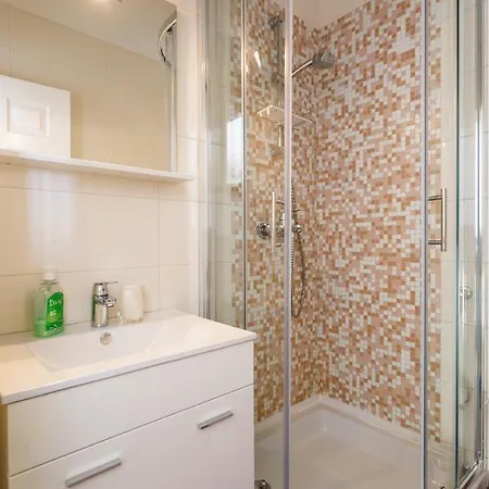 Apartman Iris & Elena