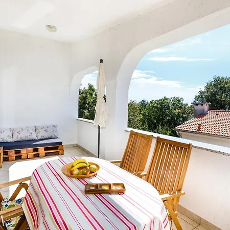 Apartment Iris & Elena Pinezici (Krk)