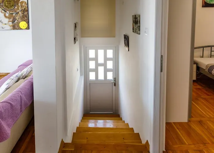 Iris & Elena Apartament *