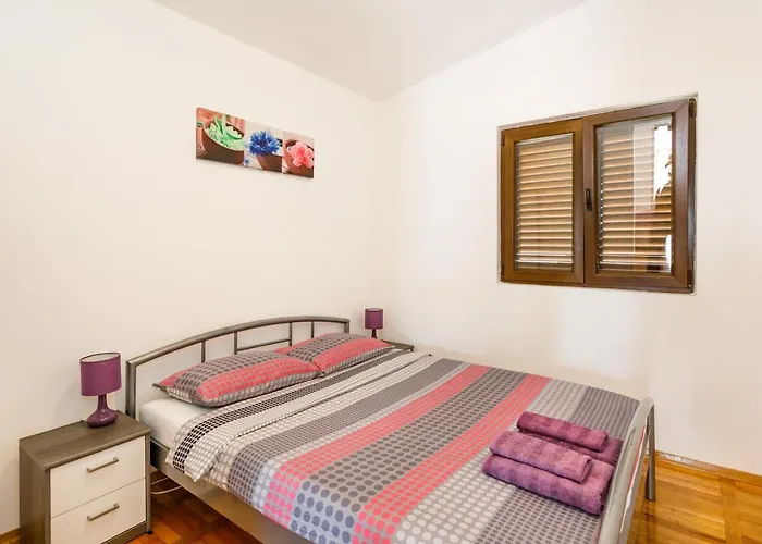 Iris & Elena Apartament