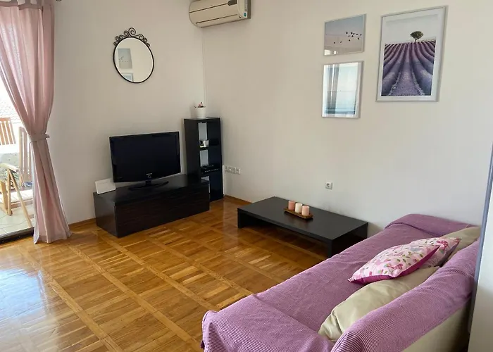 Iris & Elena Apartament *
